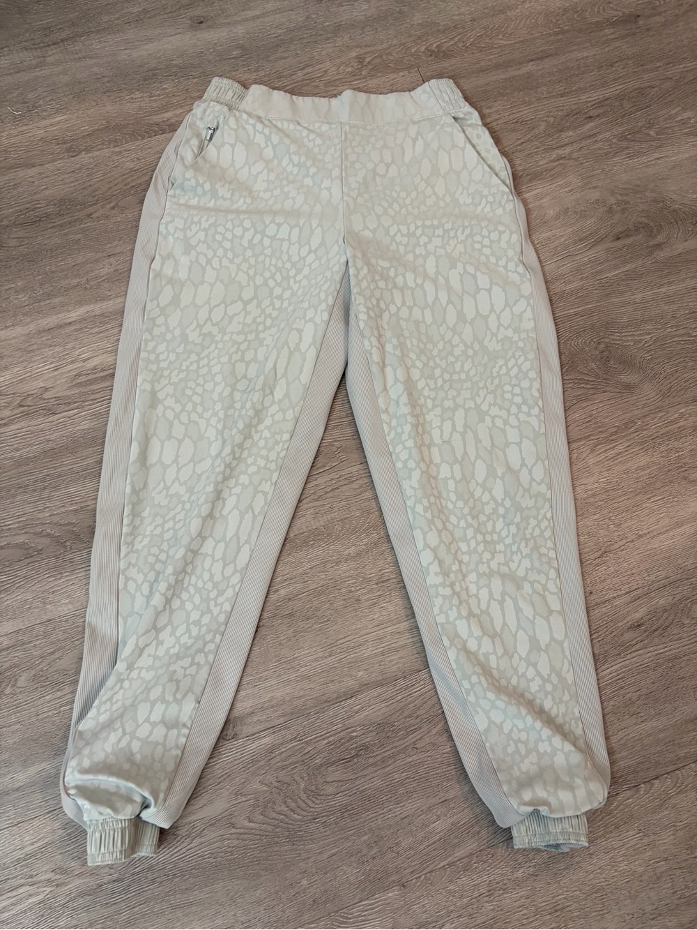 Athleta Light Gray Textured Jogger Pants